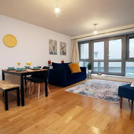 شقة Hamilton Court For 4 Guests, Bright And Location With Balcony And Wi-fi *