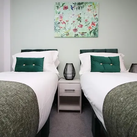 Hamilton Court For 4 Guests, Bright And Location With Balcony And Wi-fi شقة