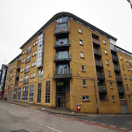 Appartement Hamilton Court For 4 Guests, Bright And Location With Balcony And Wi-fi