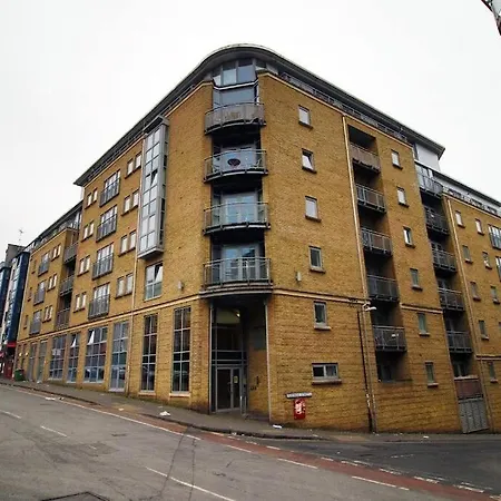 Apartment Bright 1bedroom Apartment, Location With Balcony