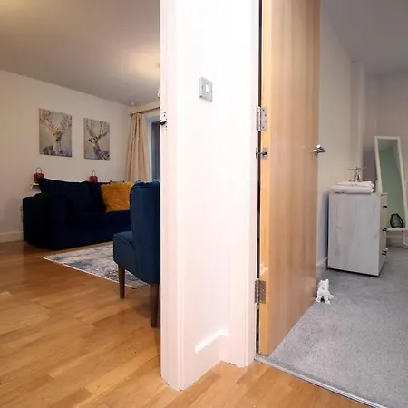 Hamilton Court For 4 Guests, Bright And Location With Balcony And Wi-fi Appartement *